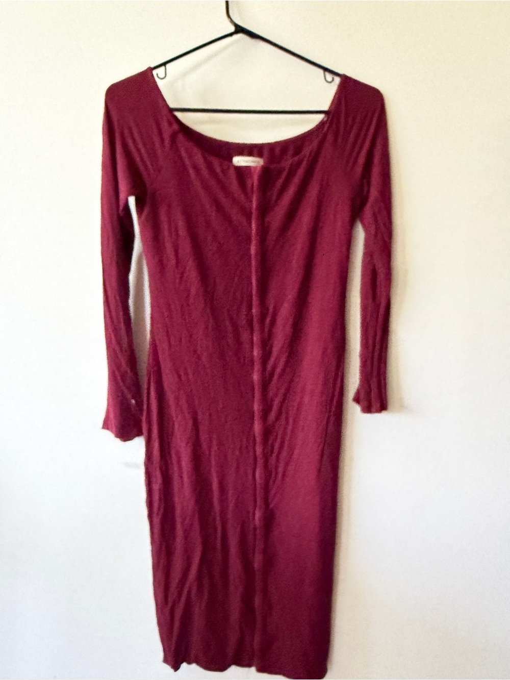 Scoop Neck Long-Sleeve Midi Dress in Wine